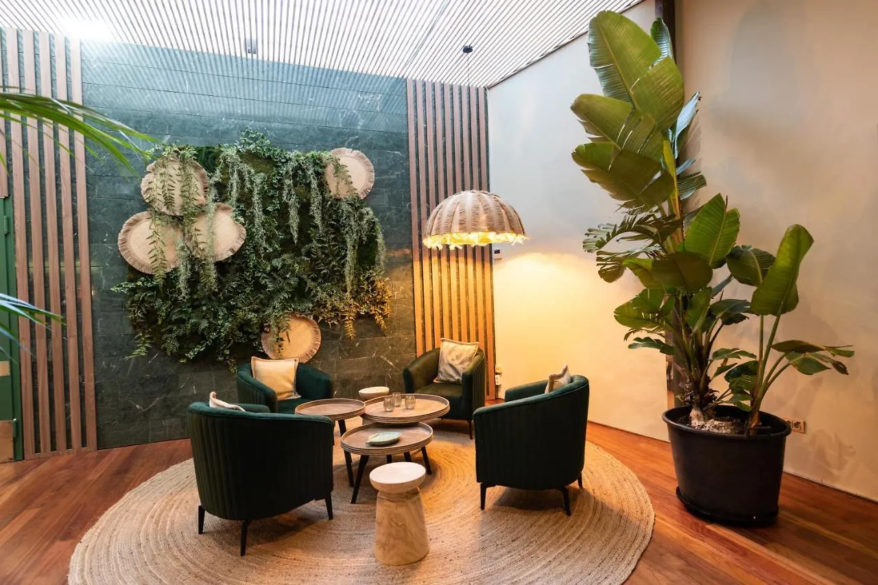 **** Hotel Aparthotel Atenea Barcelona Spain