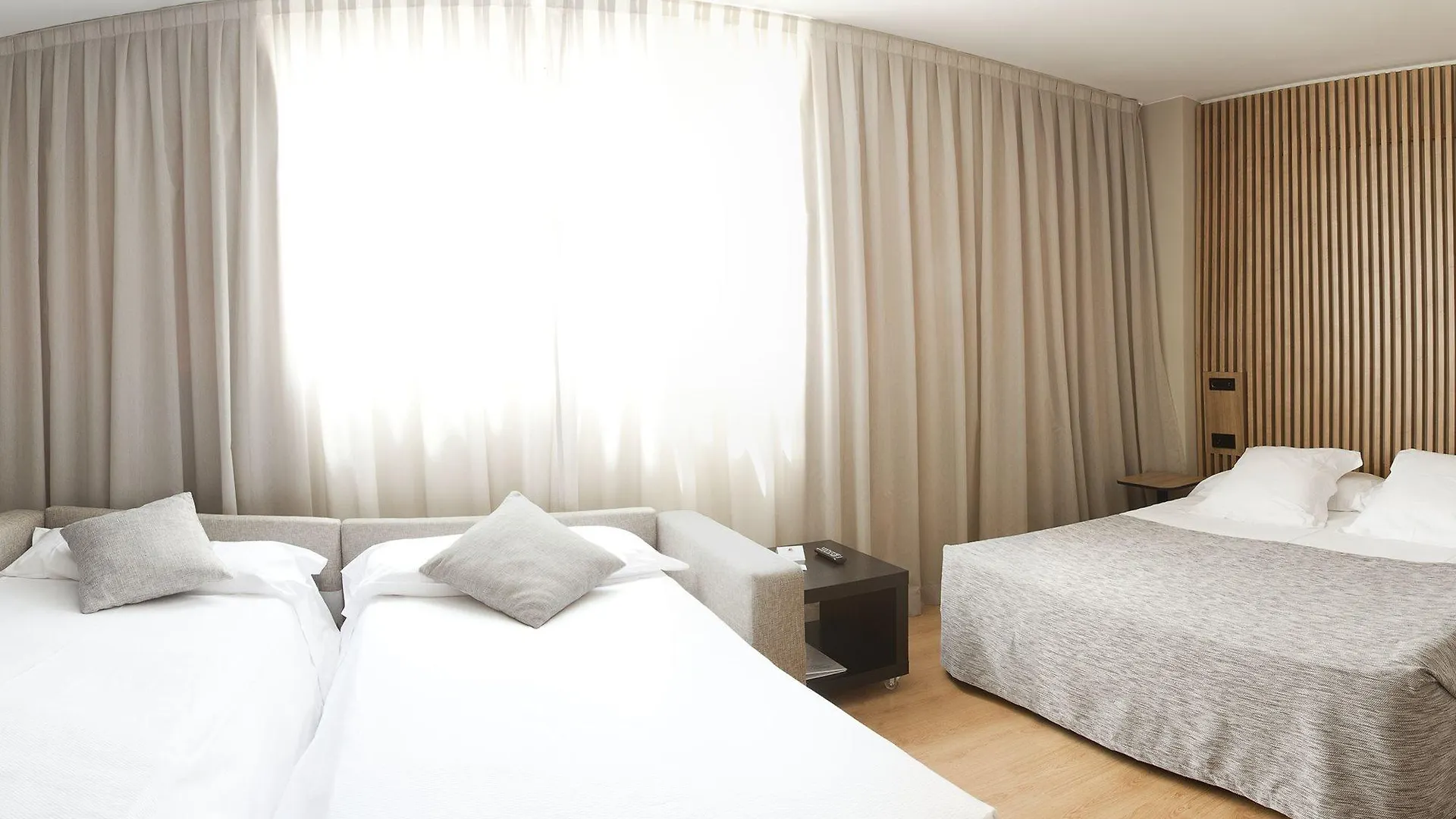 Aparthotel Atenea Barcelona Spain